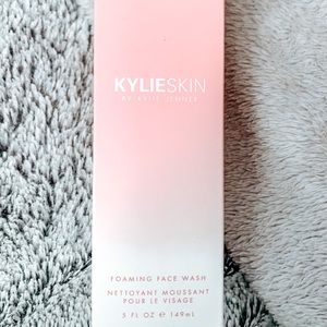 KylieSkin Foaming Face Wash